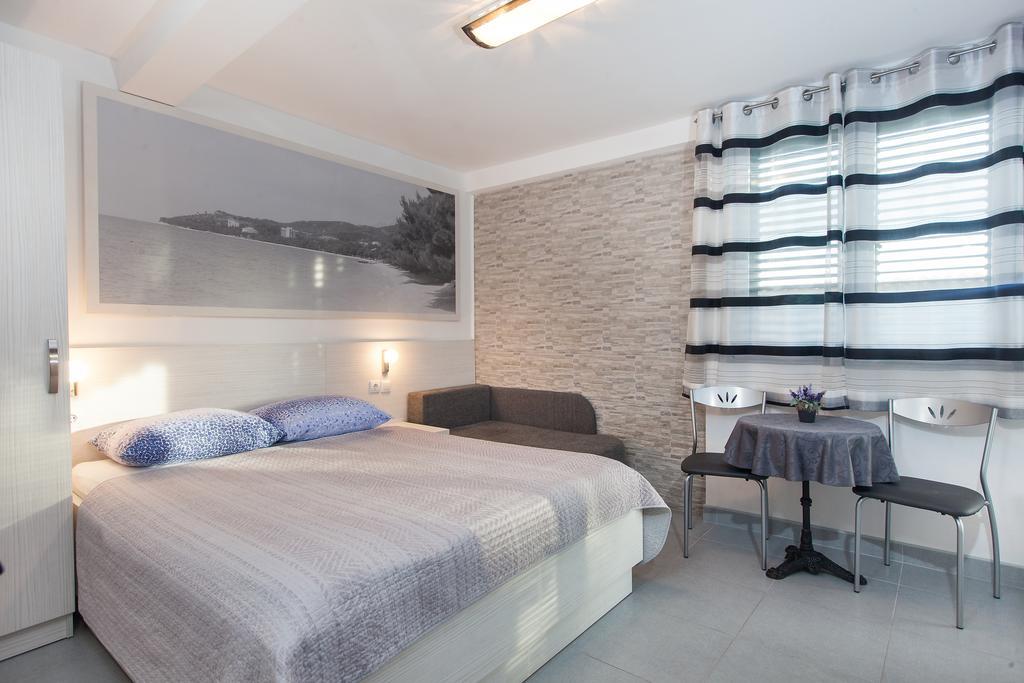 Apartments Smiljka Tucepi Bagian luar foto